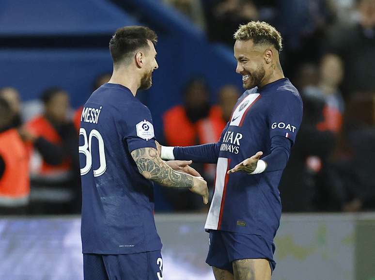 Messi e Neymar comemoram vit&oacute;ria do PSG