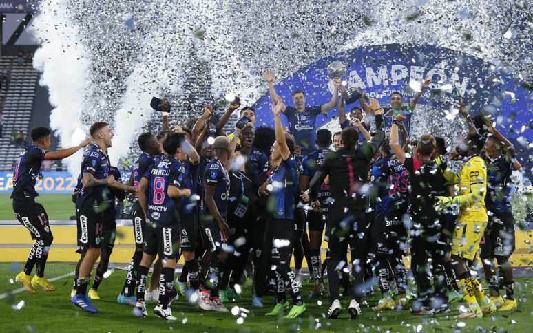 Jogadores do Del Valle comemoram conquista da Sul-Americana