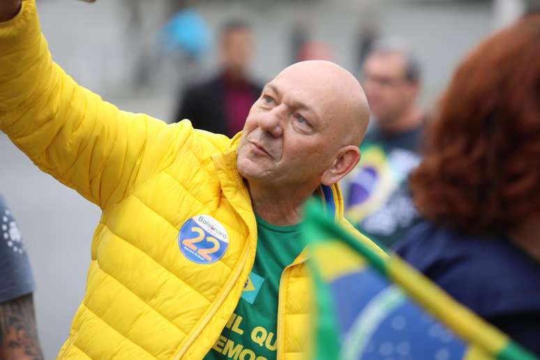 Luciano Hang durante ato de campanha de Jair Bolsonaro, motociata realizado na cidade de São Paulo, SP, neste sábado,1. 