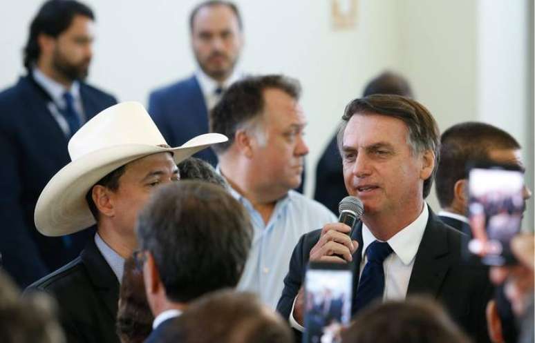 Jair Bolsonaro (PL) durante almoço com cantores sertanejos, em Brasília