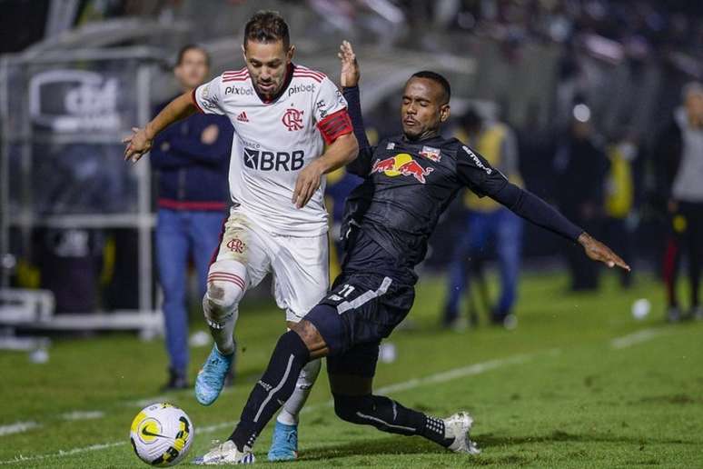 Capitão do Flamengo, Everton Ribeiro em ação diante do Red Bull Bragantino (Foto: Marcelo Cortes/Flamengo)