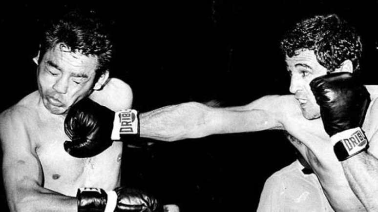 Eder Jofre (à direita) é tido como o maior Peso Galo da história do boxe