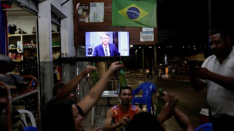 Governo Bolsonaro é rejeitado por 44% dos brasileiros