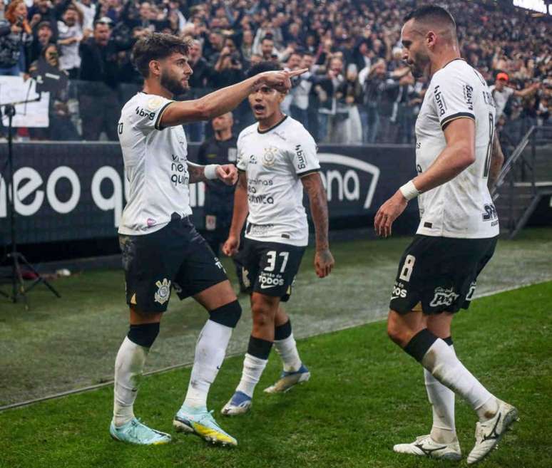 Yuri Alberto Du e Renato celebrando o gol do Timão (Foto: Rodrigo Coca / Agência Corinthians)