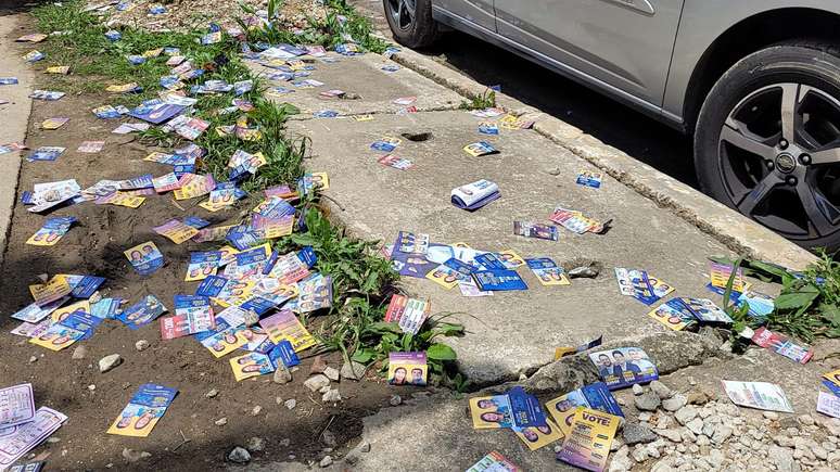 Em Guarulhos, panfletos com propaganda de candidatos se espalham pelas ruas @Mateus Fernandes/Agência Mural