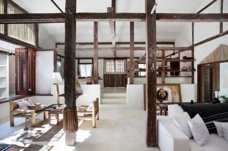 34. Madeira e cimento queimado branco fora uma combinação perfeita. Fonte – Vida de Vila