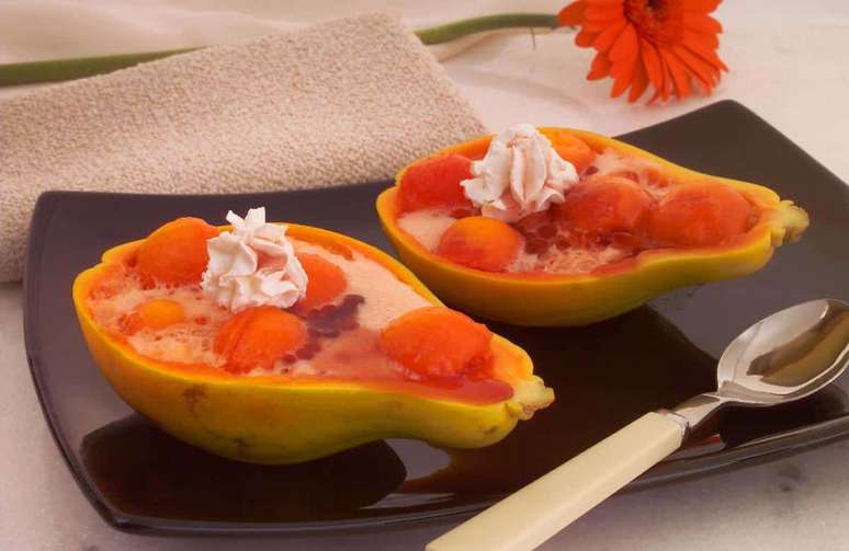 Experimente um mam&atilde;o gelatinado para aproveitar as receitas com as frutas baratas da esta&ccedil;&atilde;o &ndash; Foto: Guia da Cozinha