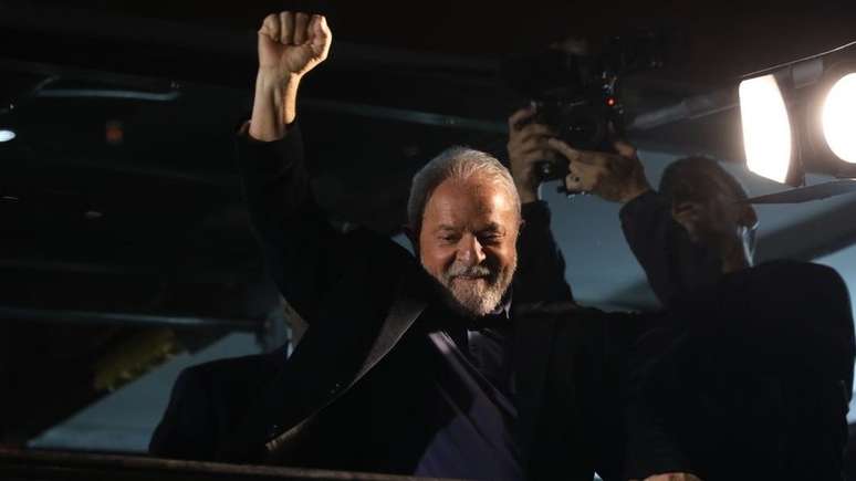 Lula (PT) chegou à frente no primeiro turno
