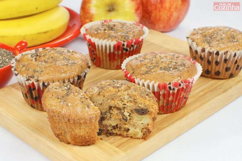 Uma das receitas com fruta mais saud&aacute;veis, o muffin de banana e ma&ccedil;&atilde; &ndash; Foto: Guia da Cozinha