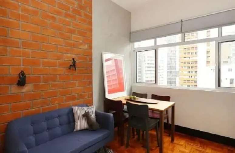 18. Parede de tijolinho e parede de cimento queimado branco. Projeto de Estudio Vermelho Arquitetura