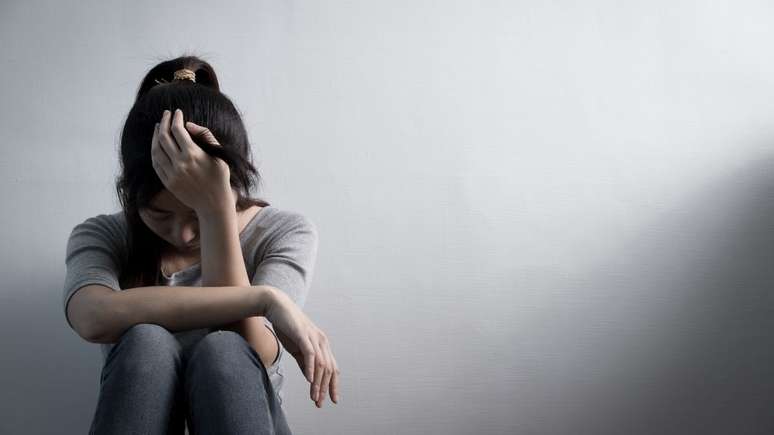 Pessoas que se desculpam demais precisam de apoio emocional –