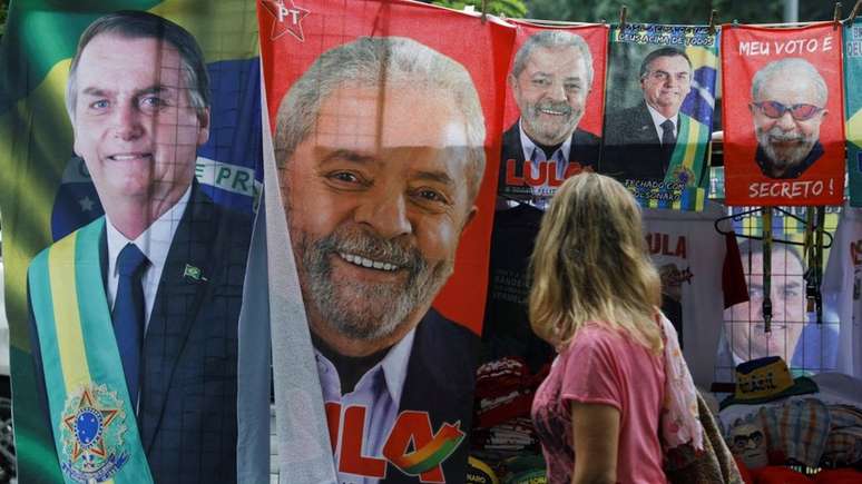 Com 98,21% das urnas apuradas, Lula obteve 48,05% dos votos contra 43,52% de Bolsonaro