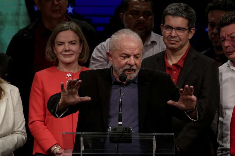Lula discursa após divulgação do resultado do 1º turno.