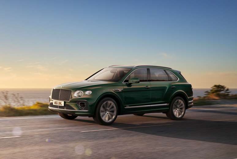 Novo Bentley Bentayga Azure Hybrid.