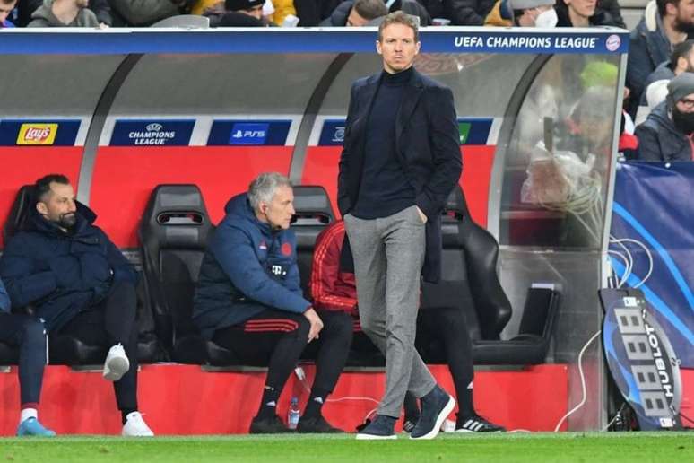 Julian Nagelsmann já está com a cabeça no clássico contra o Dortmund (Foto: KERSTIN JOENSSON / AFP)