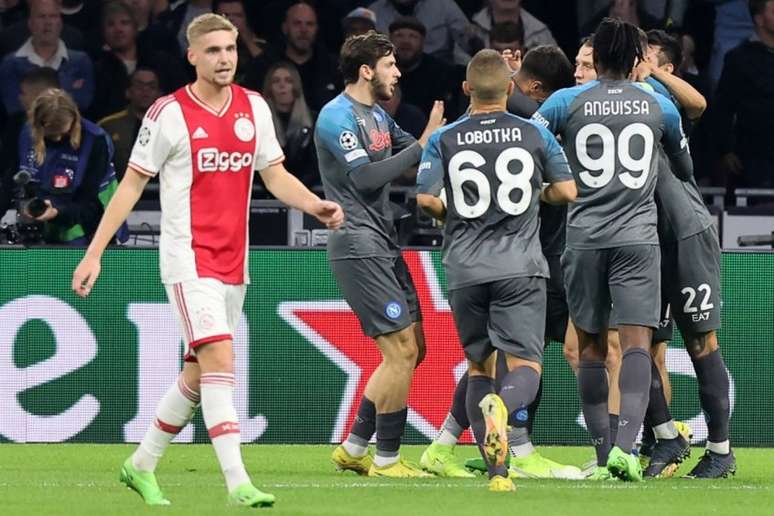 Napoli aplica goleada histórica em Amsterdã (FRANÇOIS WALSCHAERTS/AFP)