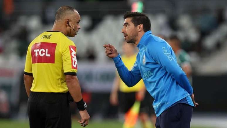 Abel tomou cartão amarelo e está de fora do próximo jogo (Foto: Cesar Greco/Palmeiras)