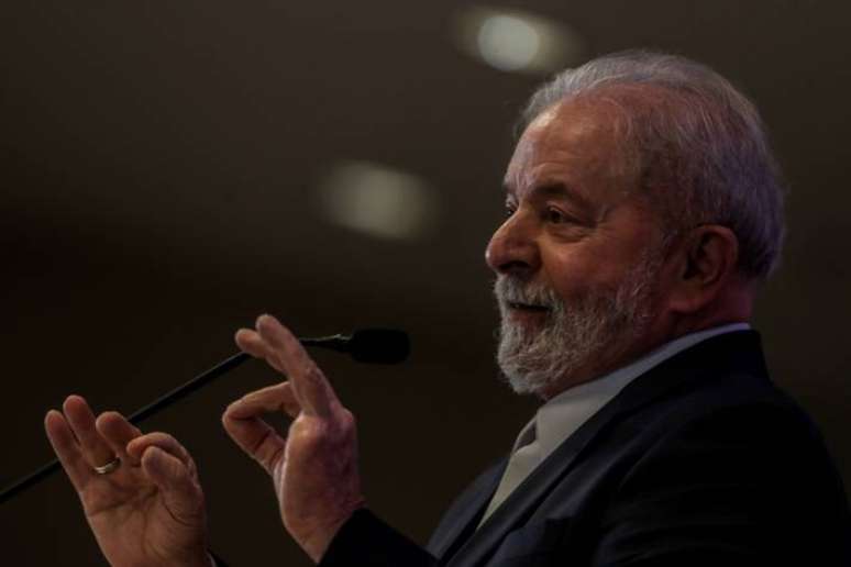Lula investe no plano econômico para tentar barrar crescimento de Bolsonaro