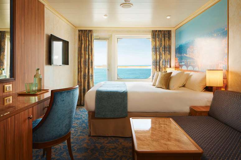 Cabine com varanda no Costa Firenze.