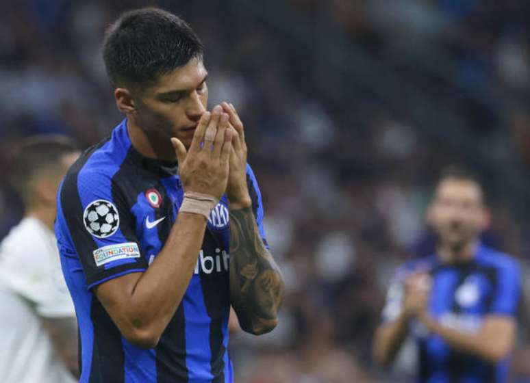 Joaquín Correa durante a partida contra o Bayern de Munique pela Champions League