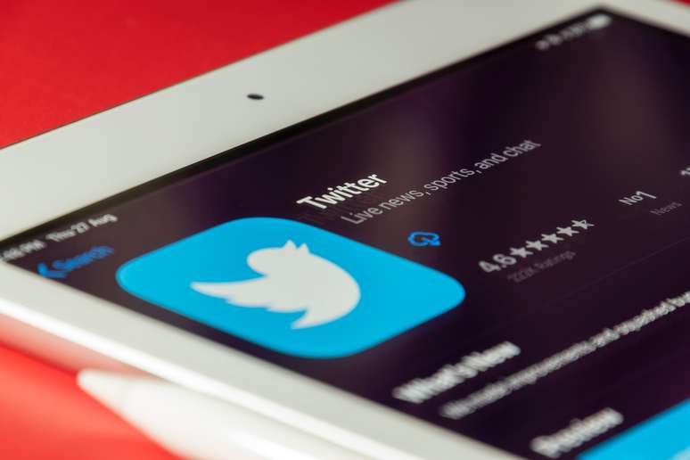 Compra do Twitter pode acelerar a chegada do app "X" em três a cinco anos, de acordo com Musk