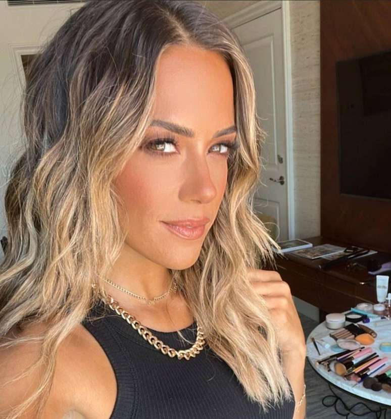 A atriz Jana Kramer atuou na série 'One Tree Hill'