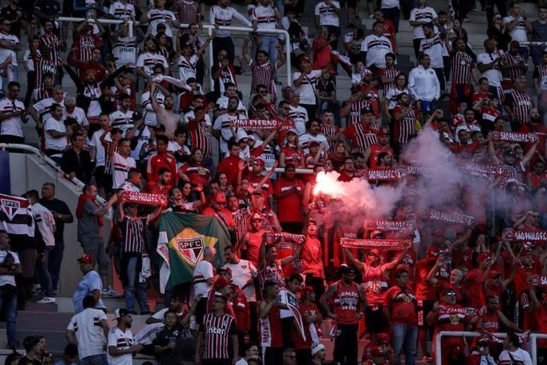 Torcida são-paulina lotou o setor destinado para ela no estádio de Córdoba (Foto: Isaac Fontana/São Paulo FC)