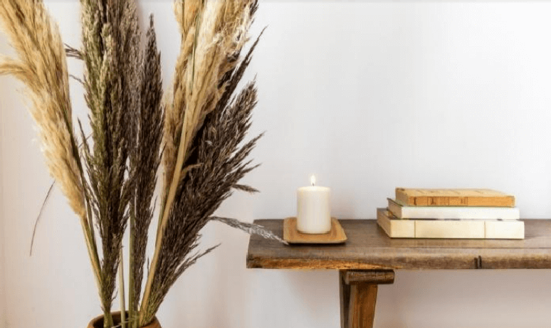 2. A decora&ccedil;&atilde;o minimalista abra&ccedil;a a ideia de um ambiente com pouco mobili&aacute;rio. Fonte &ndash; Escola Educa&ccedil;&atilde;o