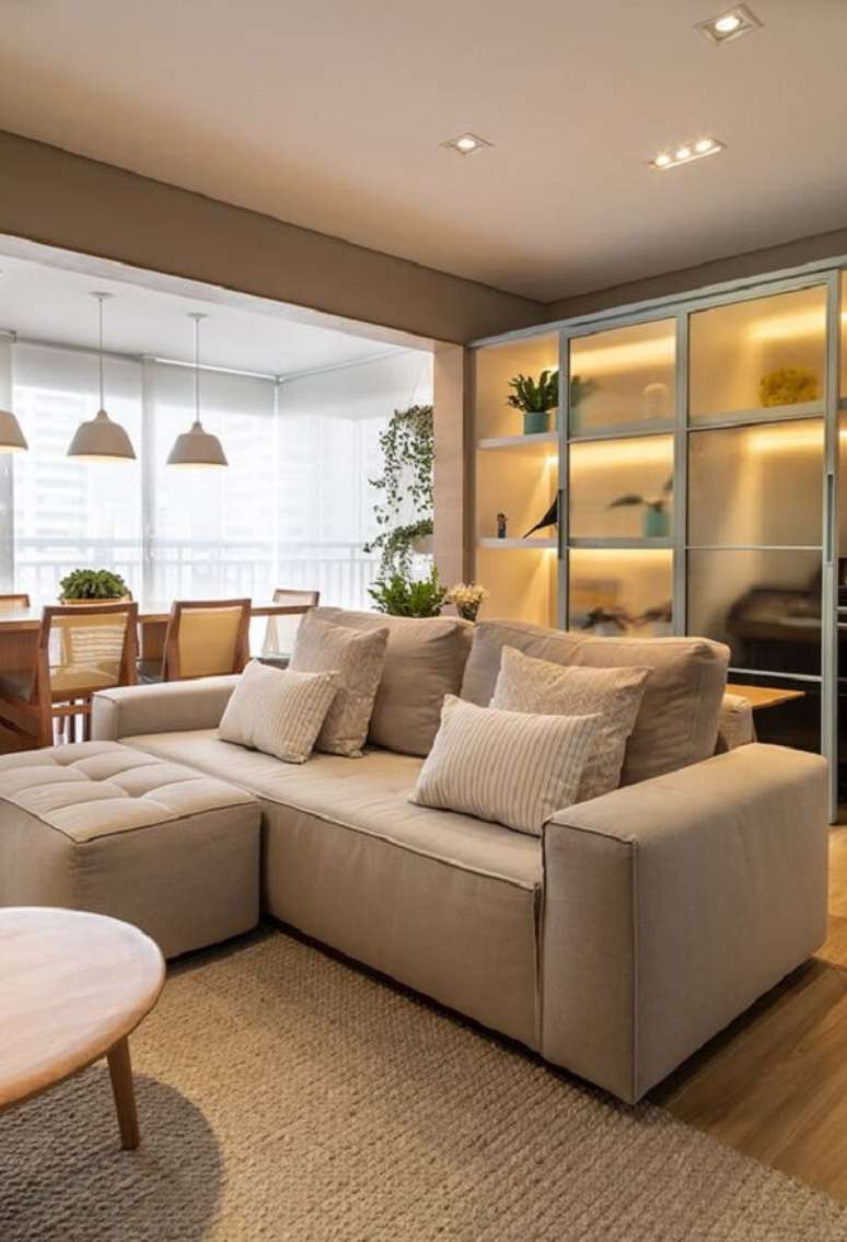 6. Estante com porta de vidro mini boreal &ndash; Foto Casa Casada