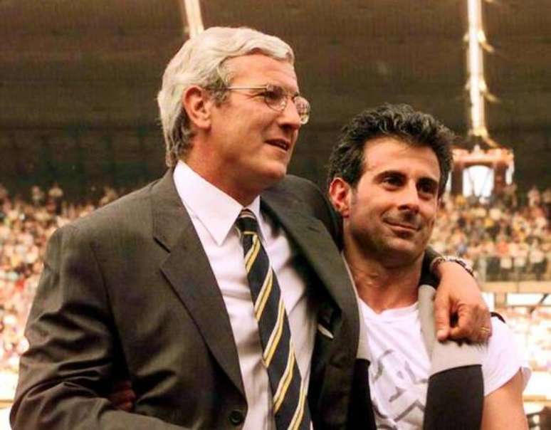 Gian Piero Ventrone ao lado do treinador Marcello Lippi