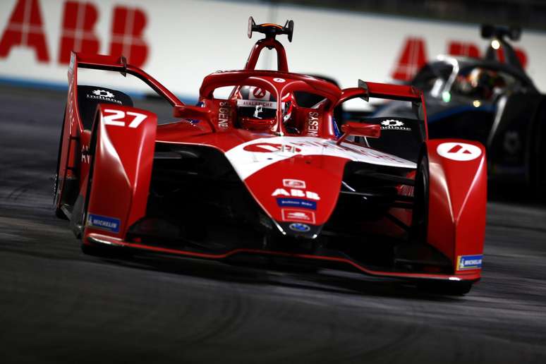 Jake Dennis vai ter sua primeira experi&ecirc;ncia com um carro da Indy 