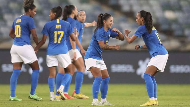 CBF anuncia a data da convocação da Seleção Brasileira Feminina para a Copa  do Mundo - Lance!