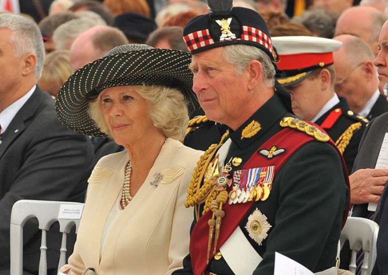 Desde 2005, Charles é casado com Camilla Parker Bowles.