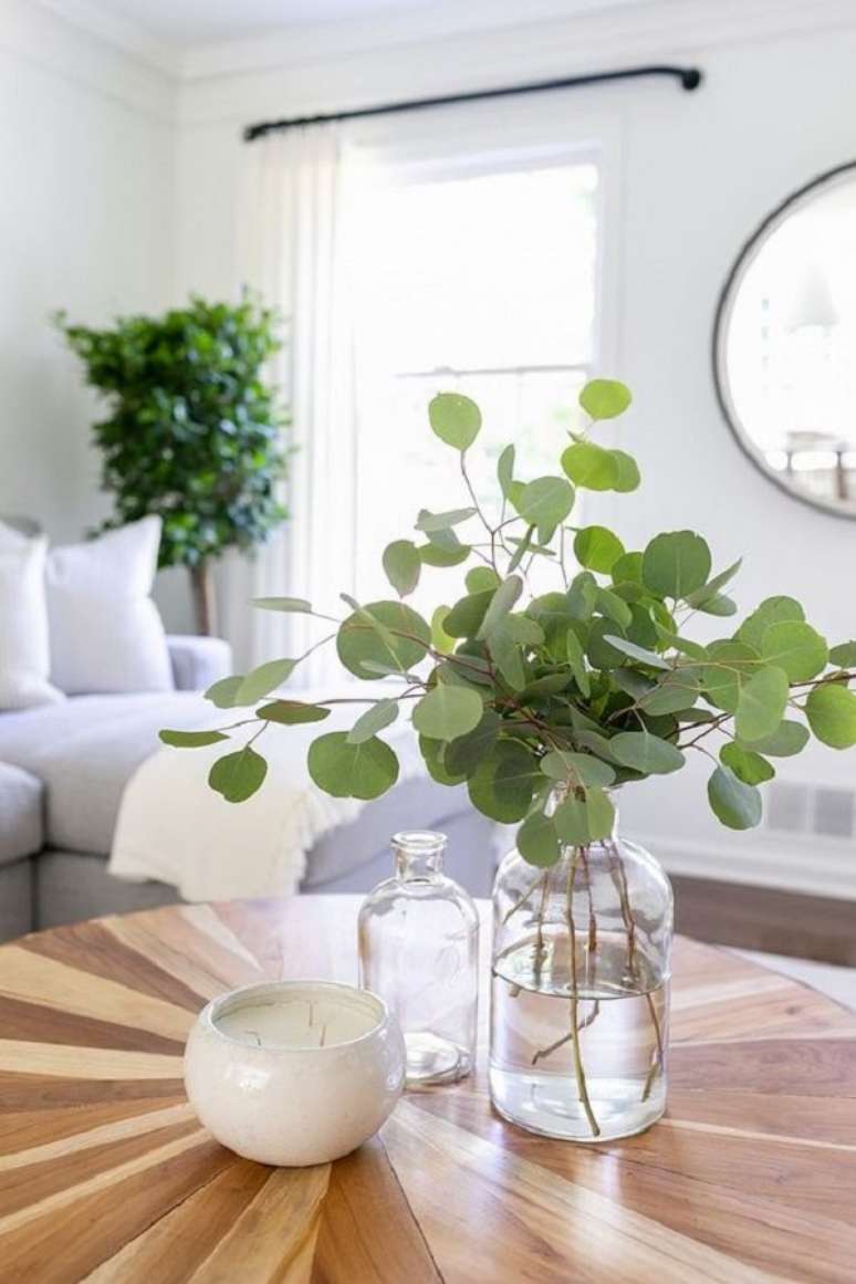 25. Itens de decora&ccedil;&atilde;o para sala de jantar e vaso de plantas de vidro &ndash; Foto Home Bunch