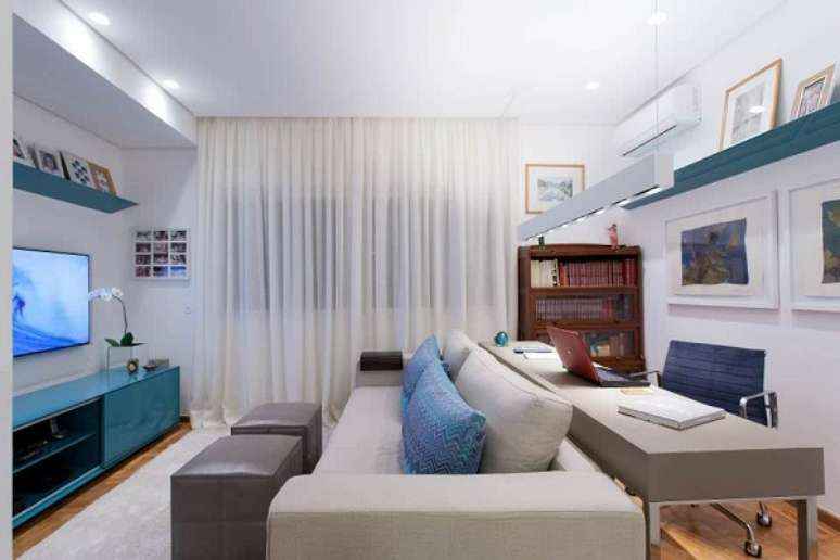 18. Itens de decora&ccedil;&atilde;o para sala de estar com sof&aacute; bege &ndash; Foto Daniela Berardinello