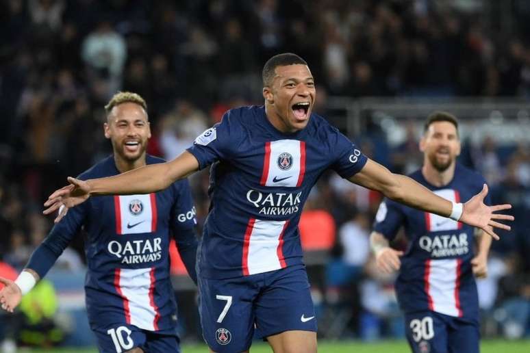 PSG entra em campo neste sábado pelo Campeonato Francês (Foto: FRANCK FIFE / AFP)