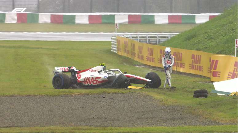 Mick Schumacher bate sozinho após final do treino da F1