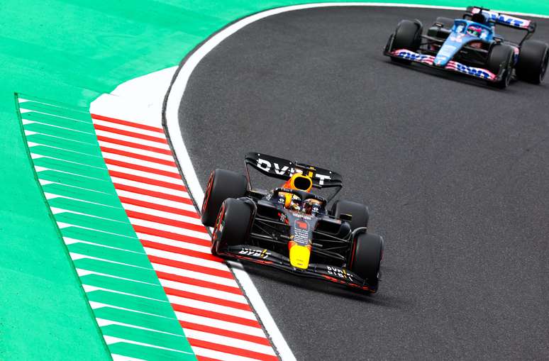 Verstappen lidera o primeiro treino livre para o GP do Japão