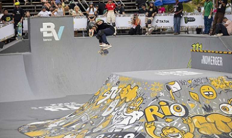 Naia Laso foi o destaque do feminino no Skate Park (Julio Detefon)