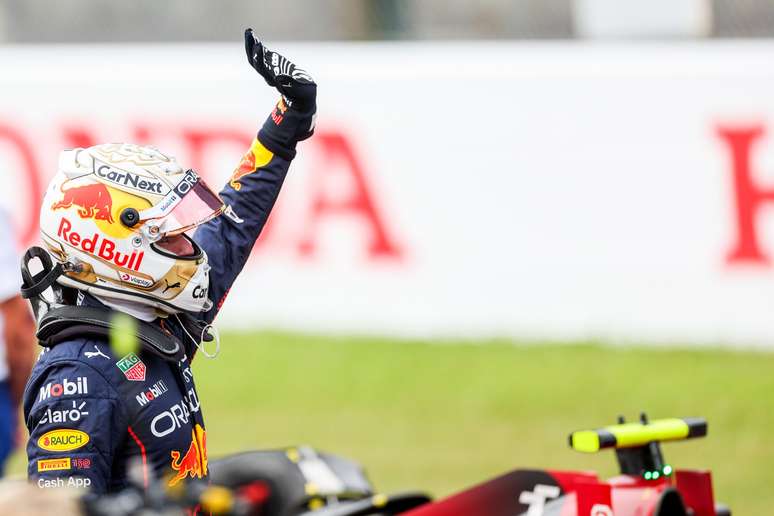 Max Verstappen confirmou a pole 