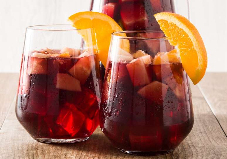 Refrescante e deliciosa, a sangria de vinho tinto – Foto: Shutterstock