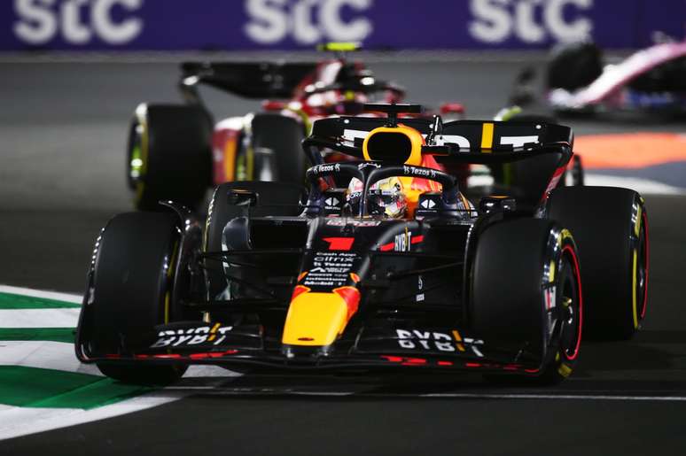 Verstappen faz a pole e pode conquistar o bi no Japão; Leclerc é o 2º