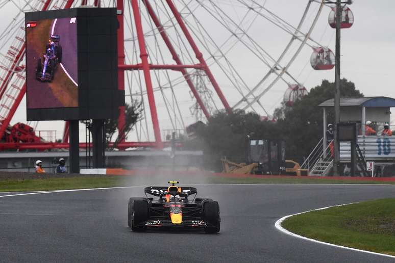 Sergio Pérez pressionou Charles Leclerc até o fim e acabou premiado com o segundo lugar no Japão 