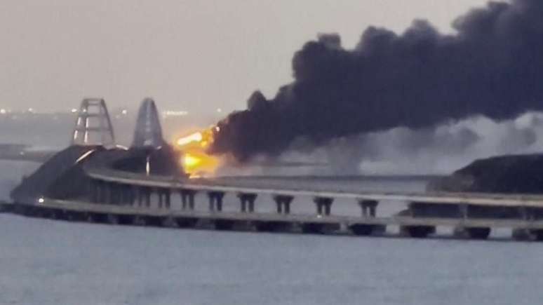 Ponte tamb&eacute;m tem import&acirc;ncia simb&oacute;lica: foi exaltada como 'obra do s&eacute;culo' ao ser inaugurada por Moscou em 2018