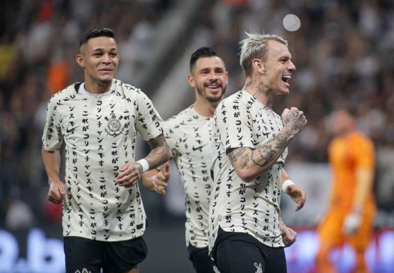 Guedes está garantido como titular contra o Fla, e Adson também precisa ser (Foto: Rodrigo Coca/Ag.Corinthians)