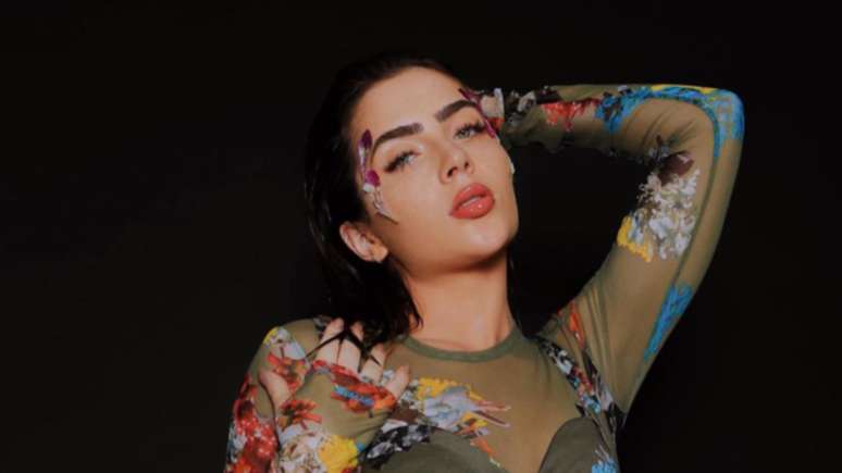 Jade Picon estreia sua carreira de atriz hoje, na novela Travessia, e n&oacute;s decidimos dar uma olhada no que os astros revelam sobre ela &ndash;