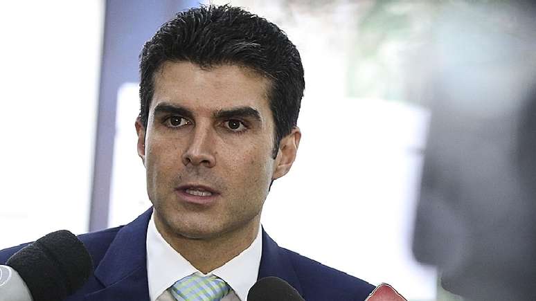 A foto mostra o governador eleito com mais votos do Brasil Helder Barbalho do Par&aacute;