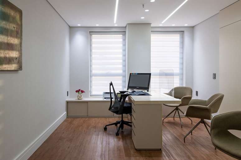 41. Escrit&oacute;rios modernos com decora&ccedil;&atilde;o minimalista &ndash; Foto Maria Luisa Coelho Mendes de Faria