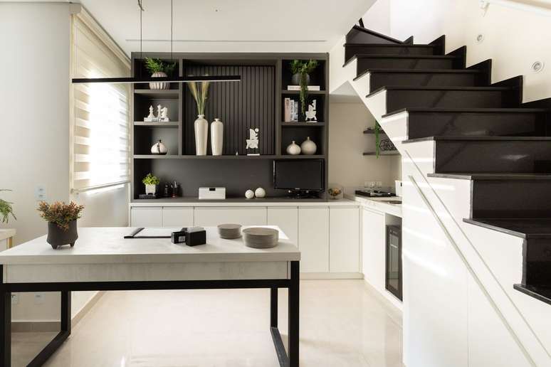 51. Escrit&oacute;rios modernos em casas pequenas com decora&ccedil;&atilde;o funcional &ndash; Foto Keila Bonancim Interiores