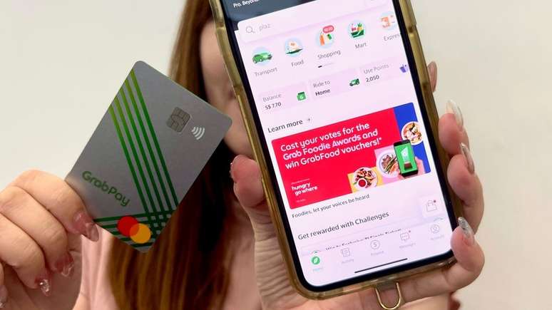 Voc&ecirc; pode obter um cart&atilde;o f&iacute;sico do Grab vinculado a uma conta banc&aacute;ria